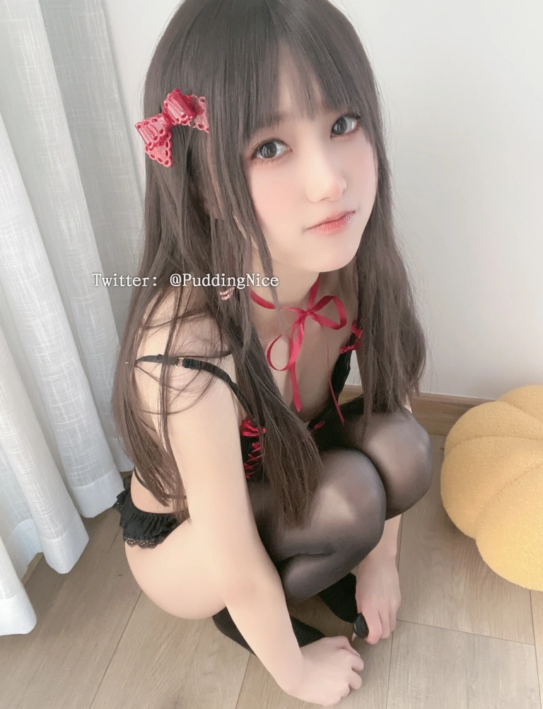 布丁大法《情趣》主题写真：34张全套美图，含2个视频