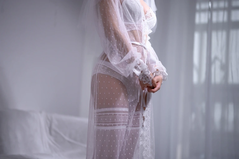 汪知子《婚纱》主题写真：35张全套美图