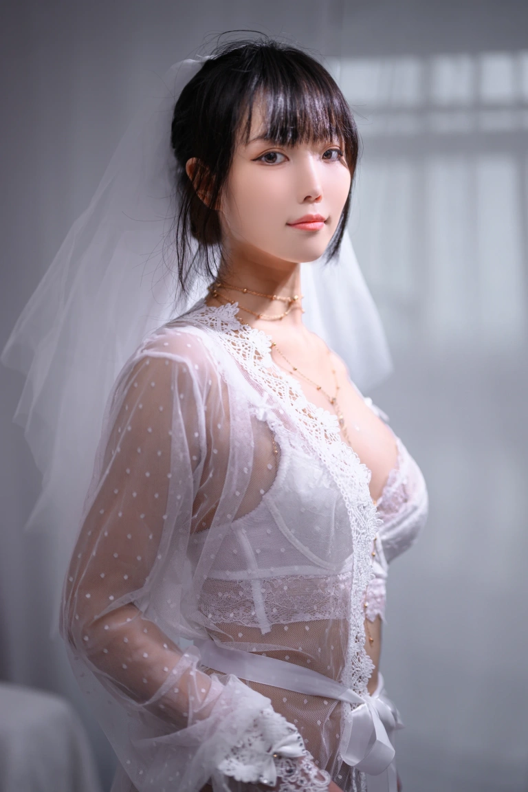 汪知子《婚纱》主题写真：35张全套美图