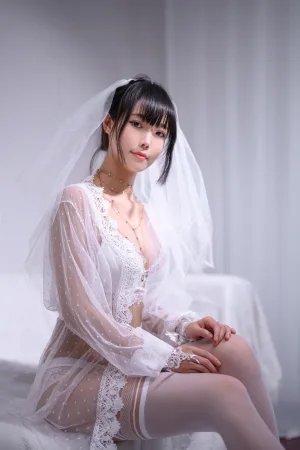 汪知子《婚纱》主题写真：35张全套美图