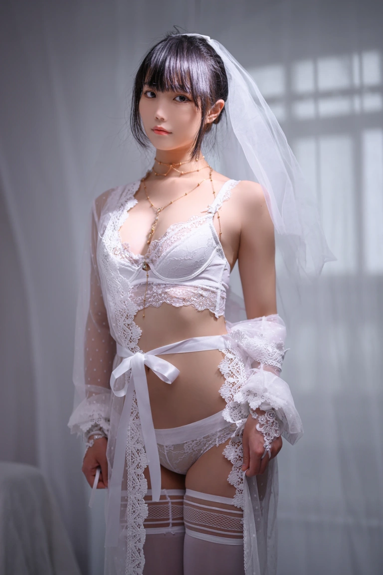 汪知子《婚纱》主题写真：35张全套美图