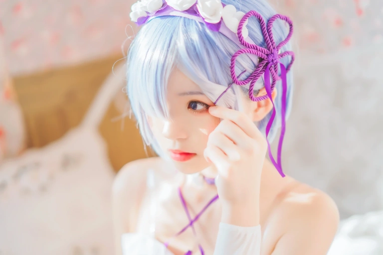 桜桃喵《蕾姆小睡裙》主题写真：40张全套美图