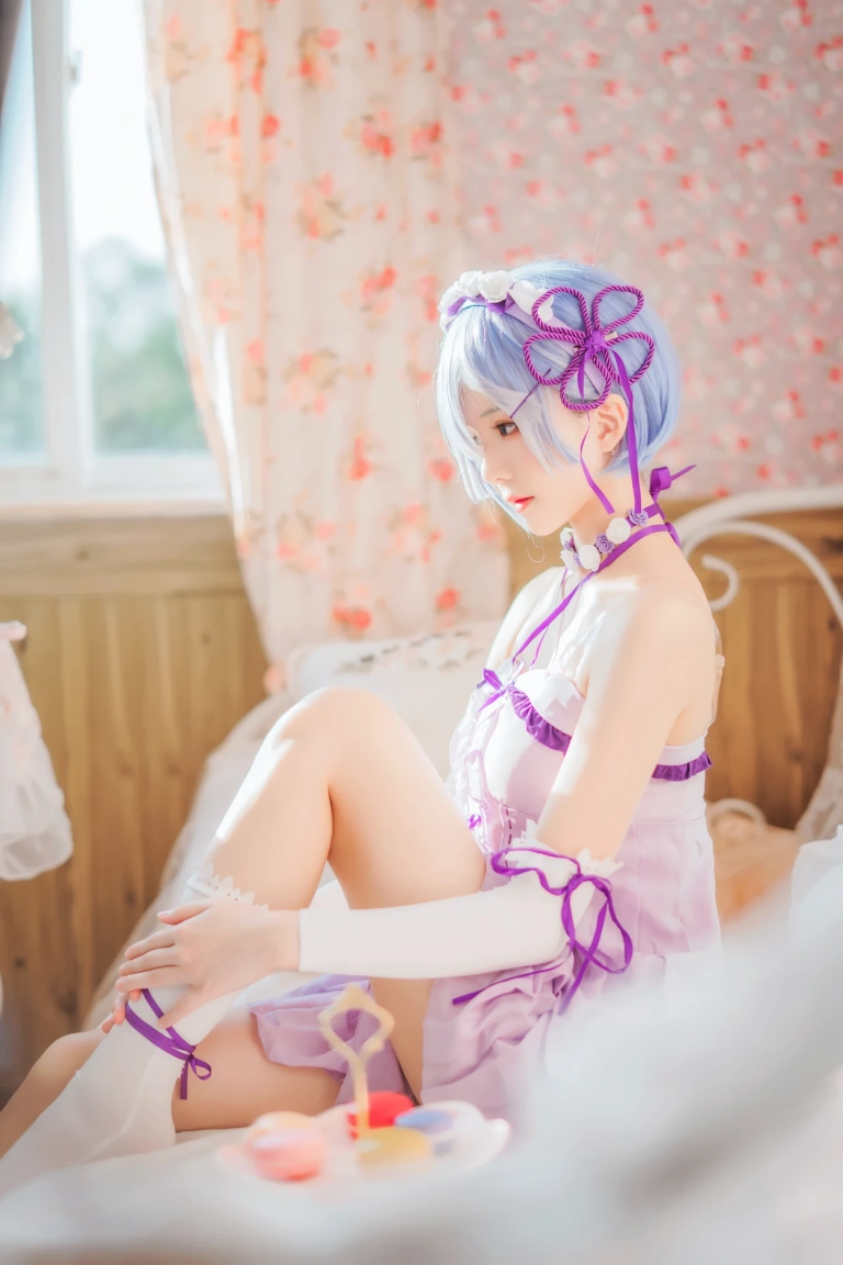 桜桃喵《蕾姆小睡裙》主题写真：40张全套美图
