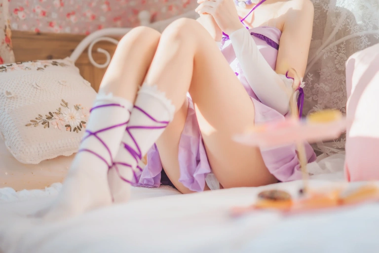 桜桃喵《蕾姆小睡裙》主题写真：40张全套美图