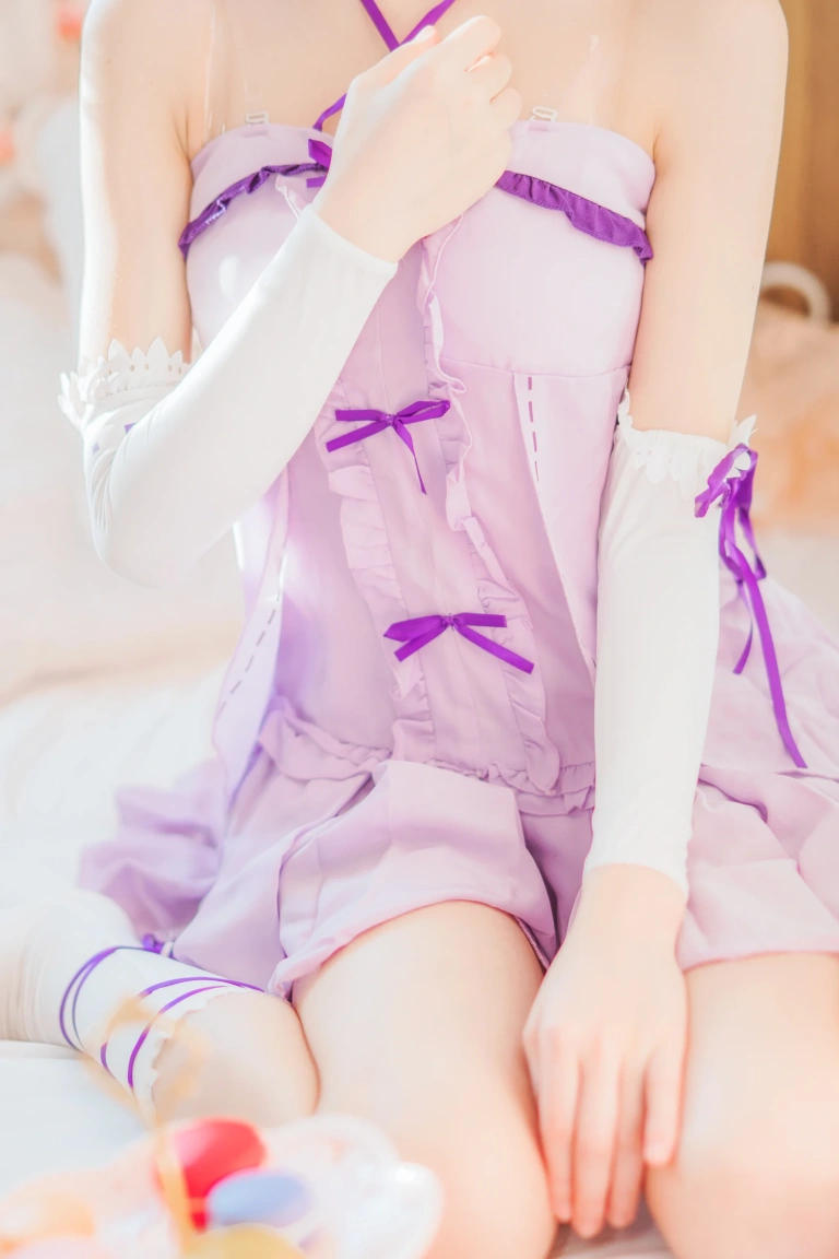 桜桃喵《蕾姆小睡裙》主题写真：40张全套美图