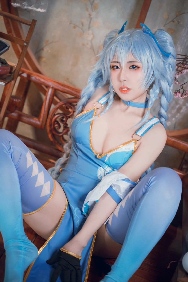 虎森森《少女前线 翠雀媚》主题写真：40张全套美图