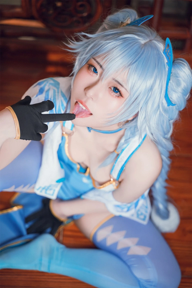 虎森森《少女前线 翠雀媚》主题写真：40张全套美图