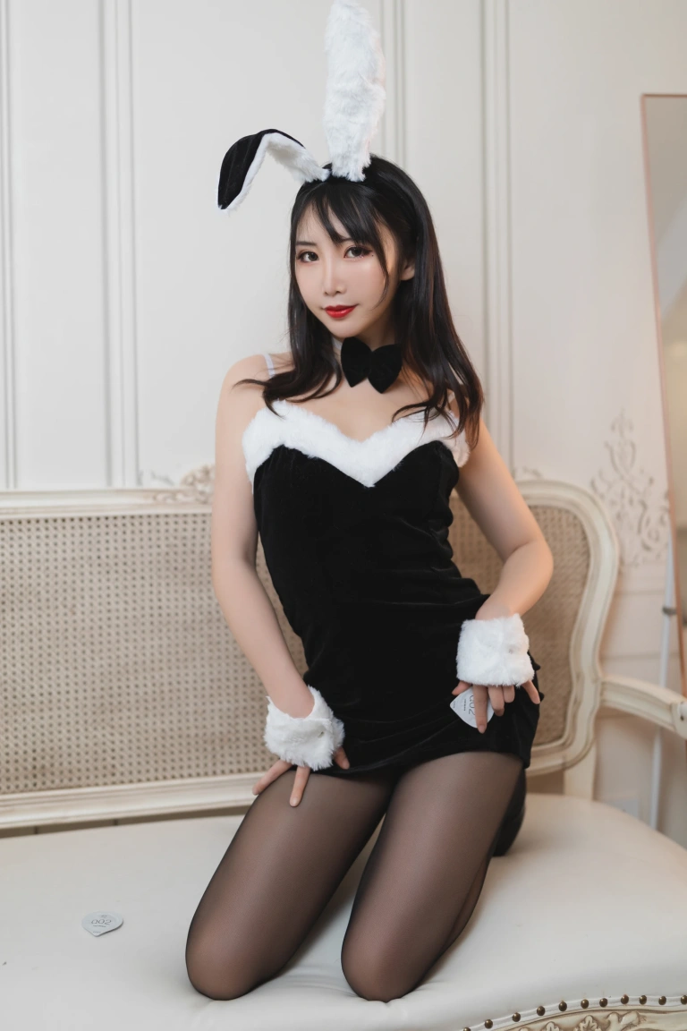 面饼仙儿《大象兔女郎》主题写真：41张全套美图