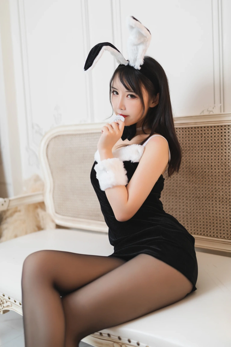 面饼仙儿《大象兔女郎》主题写真：41张全套美图