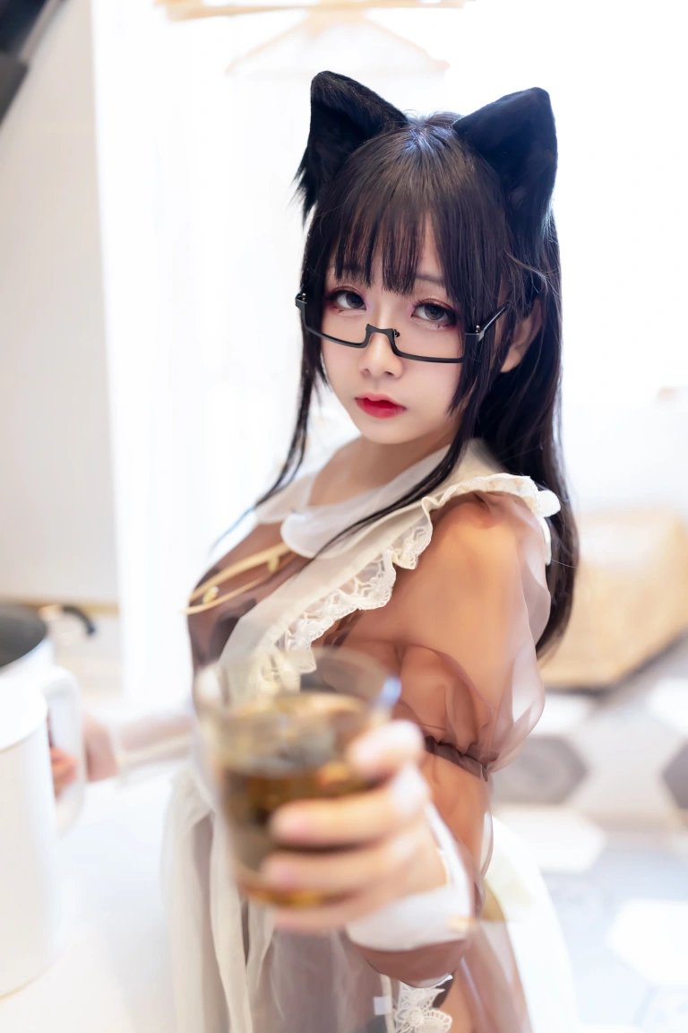 日奈娇(椎名莜)《透明女仆》主题写真：47张全套美图