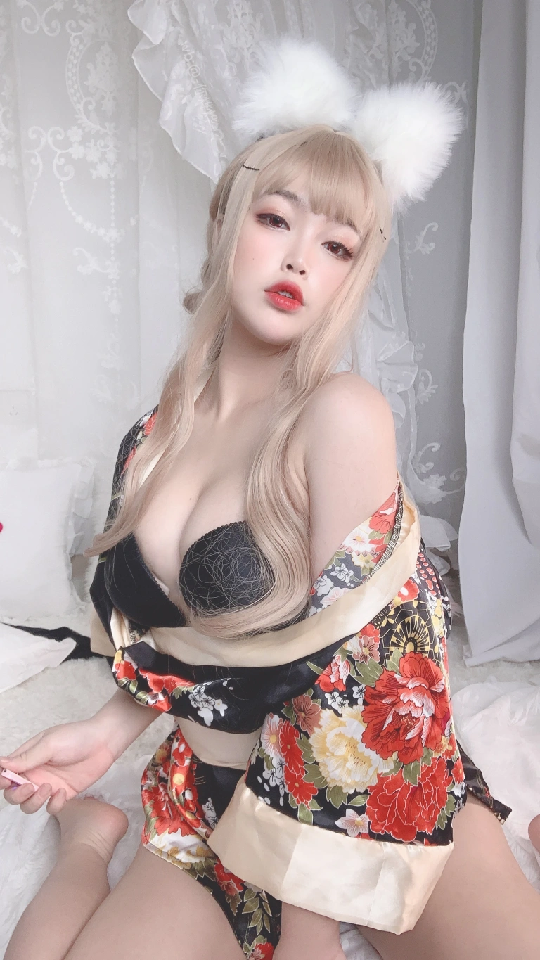 白烨《狐仙女友》主题写真：53张全套美图，含10个视频