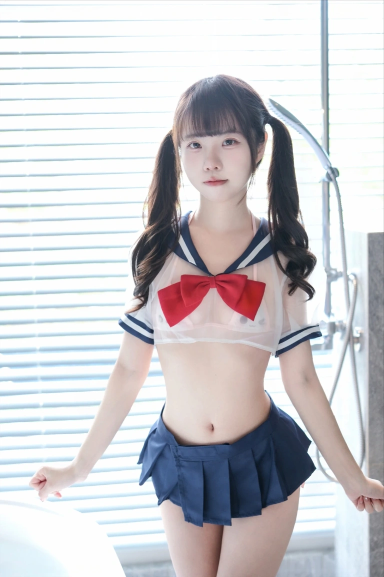 可可小白兔《透明学生服》主题写真：64张全套美图