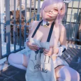 末夜《牛牛厨娘》主题写真：64张全套美图，含4个视频
