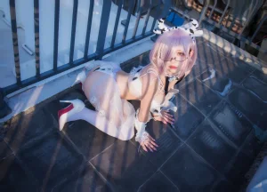 末夜《牛牛厨娘》主题写真：64张全套美图，含4个视频