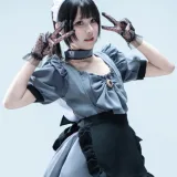 清水凪《手提箱与灰色女仆》主题写真：80张全套美图