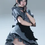 清水凪《手提箱与灰色女仆》主题写真：80张全套美图