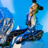 清青琴玖《JOJO的奇妙冒险》主题写真：25张全套美图