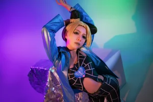 清青琴玖《JOJO的奇妙冒险》主题写真：25张全套美图
