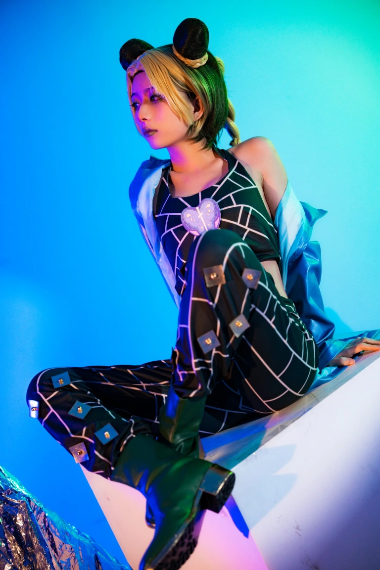 清青琴玖《JOJO的奇妙冒险》主题写真：25张全套美图
