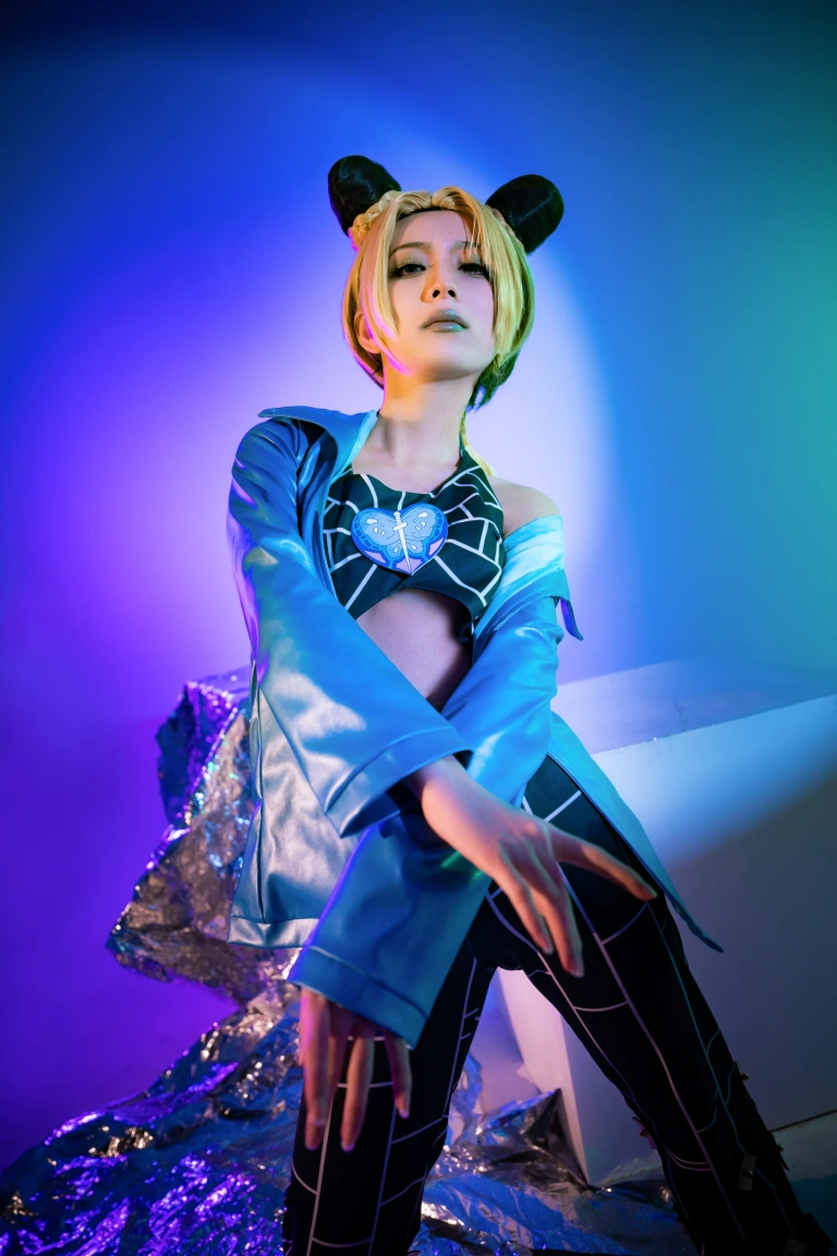 清青琴玖《JOJO的奇妙冒险》主题写真：25张全套美图