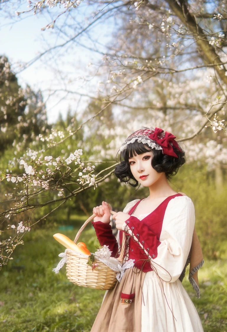 阿包也是兔娘《Lolita红裙2》主题写真：28张全套美图