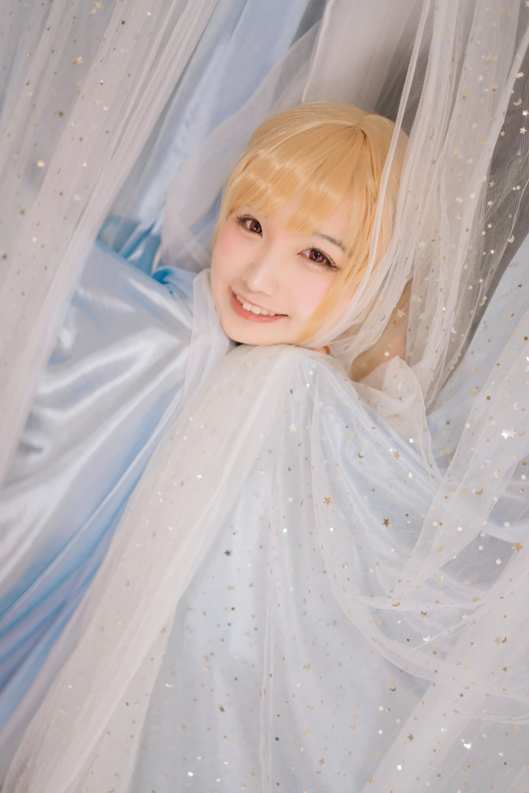 阿半今天很开心《喜多川x小雫》主题写真：56张全套美图
