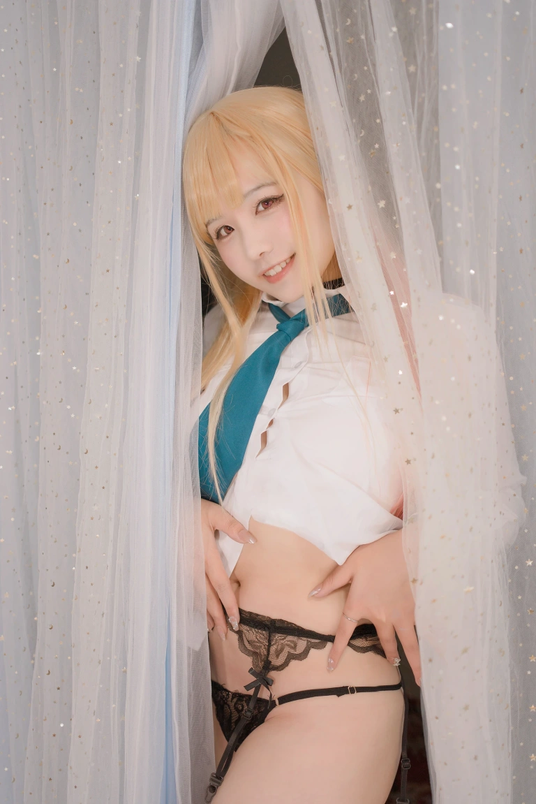 阿半今天很开心《喜多川x小雫》主题写真：56张全套美图