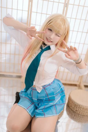 阿半今天很开心《喜多川x小雫》主题写真：56张全套美图