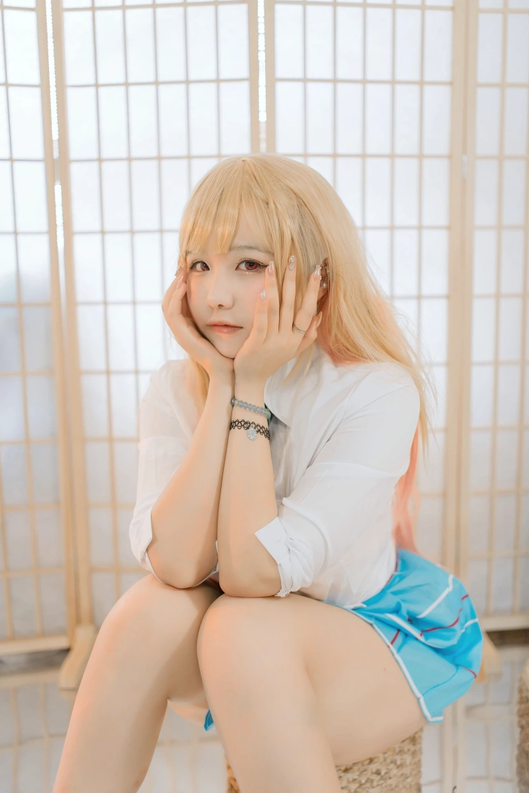 阿半今天很开心《喜多川x小雫》主题写真：56张全套美图