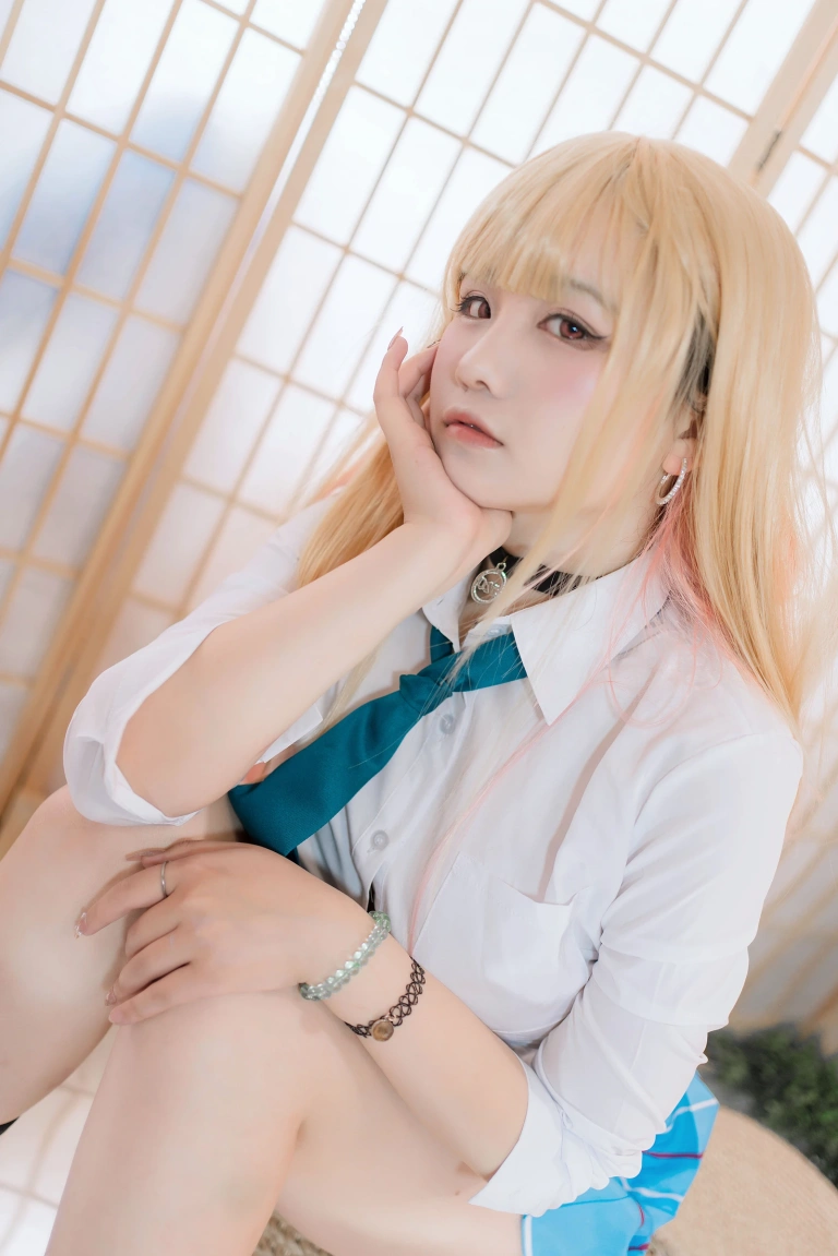 阿半今天很开心《喜多川x小雫》主题写真：56张全套美图