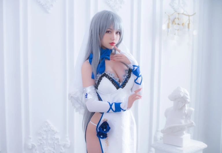 芋圆侑子《路易九世礼服》主题写真：12张全套美图