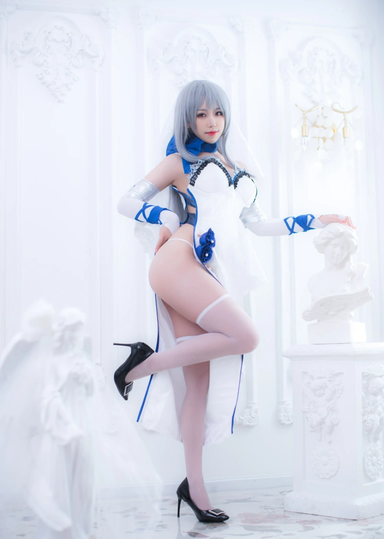 芋圆侑子《路易九世礼服》主题写真：12张全套美图