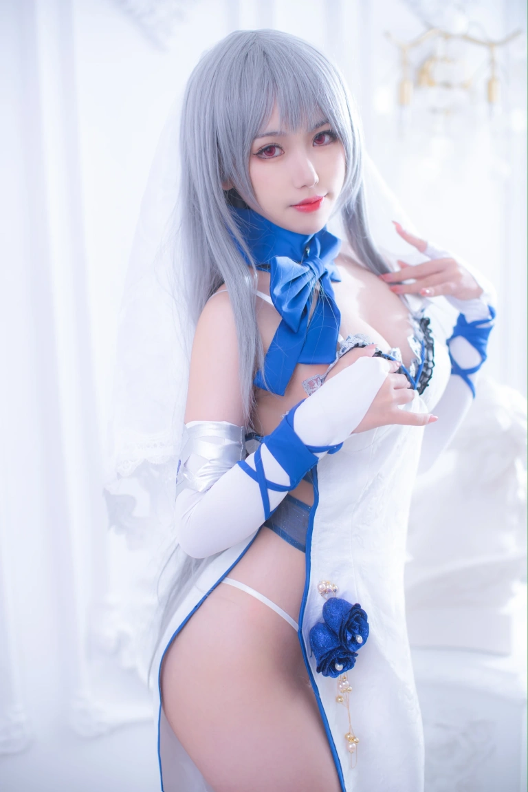 芋圆侑子《路易九世礼服》主题写真：12张全套美图