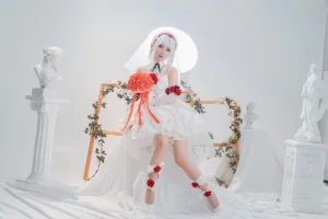 面饼仙儿《德丽莎婚纱》主题写真：13张全套美图
