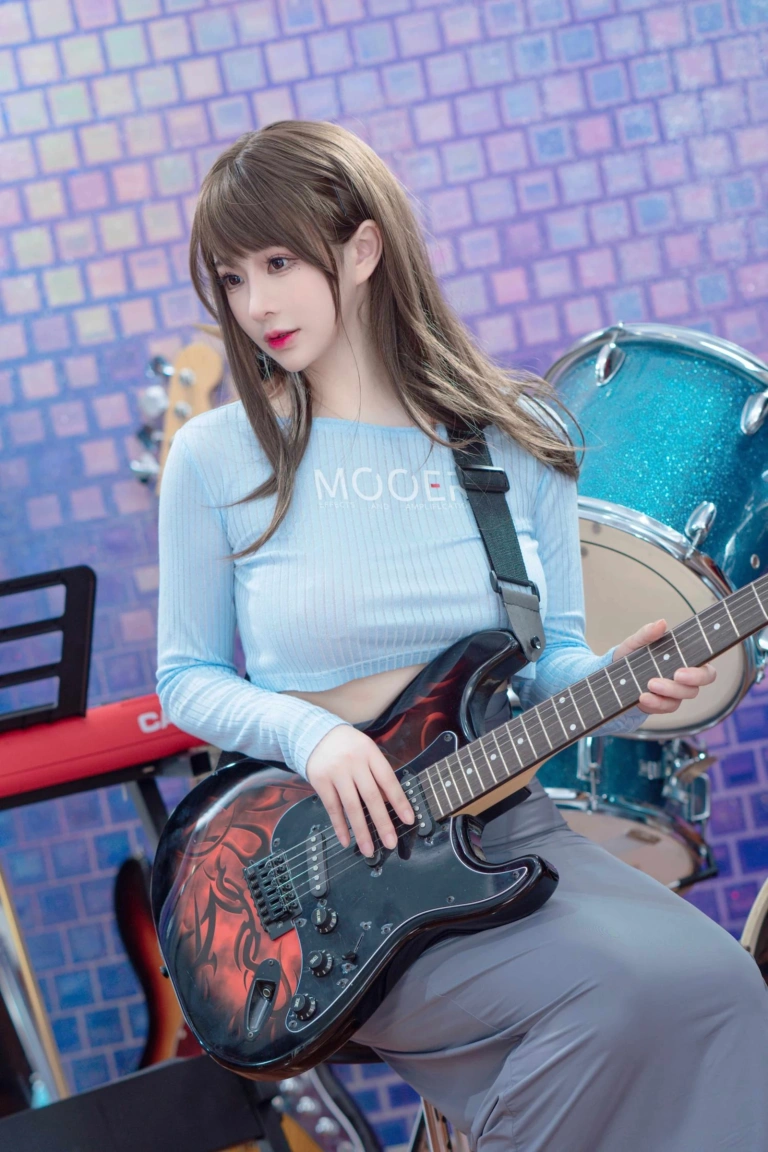 叉子宝宝《吉他妹妹》主题写真：23张全套美图