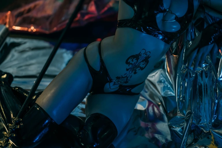 七月喵子《小恶魔》主题写真：28张全套美图