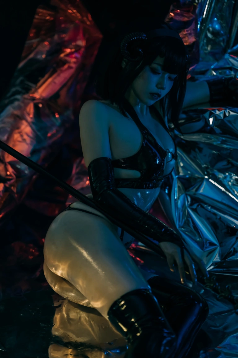 七月喵子《小恶魔》主题写真：28张全套美图