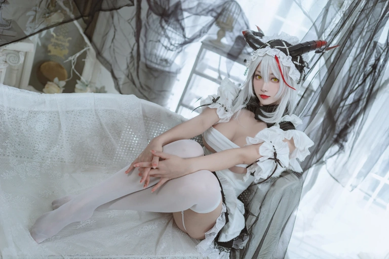 宮本桜《埃吉尔女仆》主题写真：29张全套美图