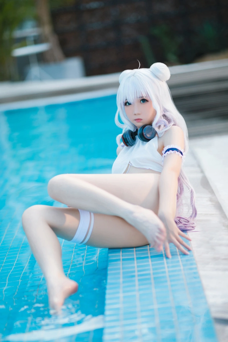 焖焖碳《恶毒泳衣》主题写真：37张全套美图