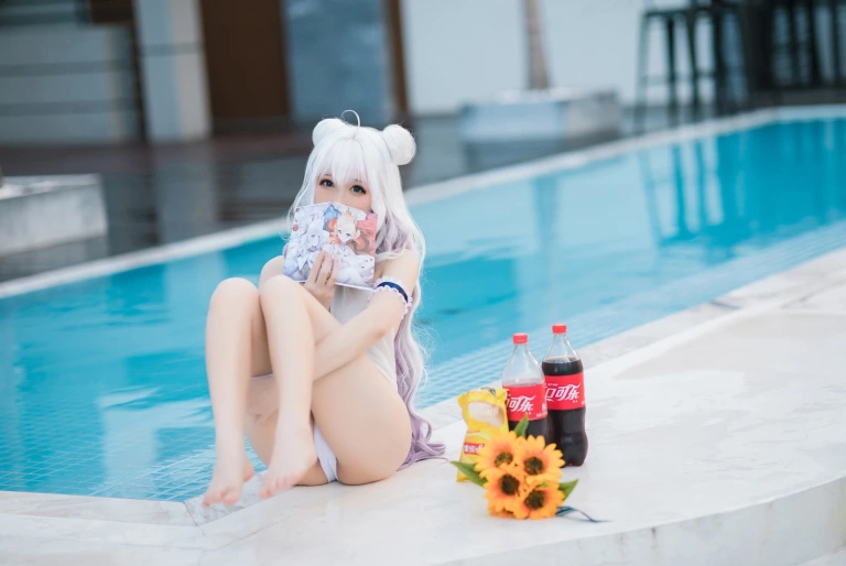焖焖碳《恶毒泳衣》主题写真：37张全套美图