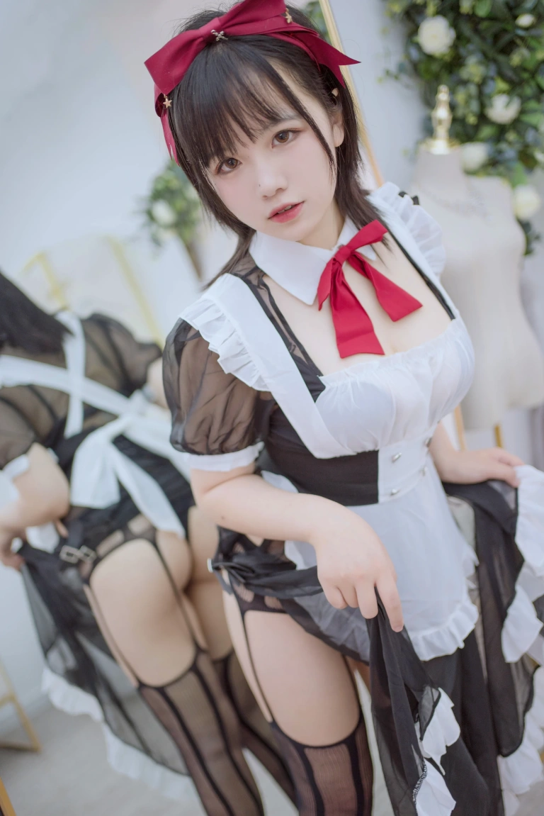 阿半今天很开心《透明女仆》主题写真：39张全套美图