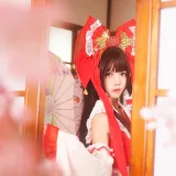 桜桃喵《灵梦 新年快乐》主题写真：45张全套美图