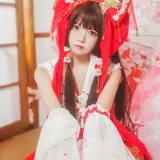 桜桃喵《灵梦 新年快乐》主题写真：45张全套美图