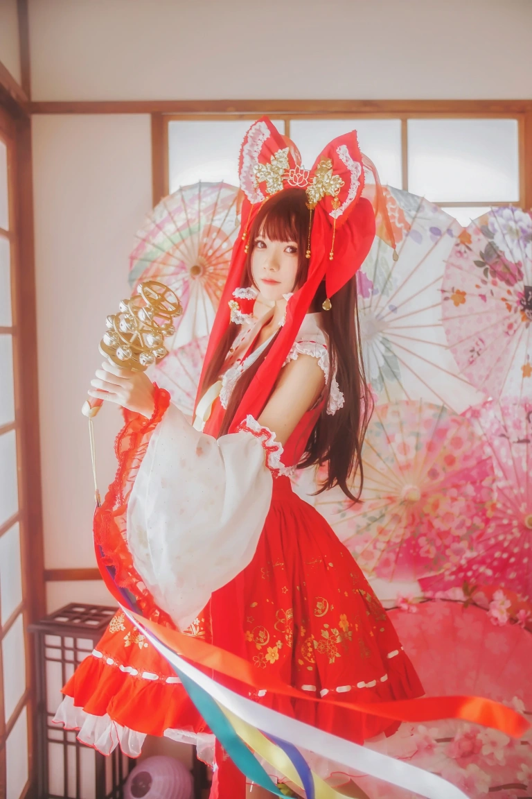 桜桃喵《灵梦 新年快乐》主题写真：45张全套美图