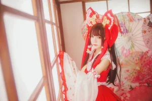 桜桃喵《灵梦 新年快乐》主题写真：45张全套美图