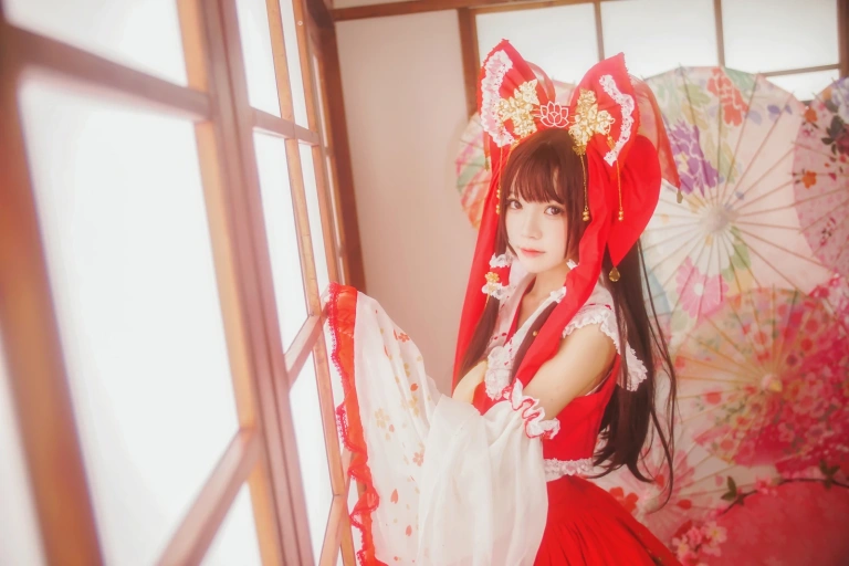 桜桃喵《灵梦 新年快乐》主题写真：45张全套美图
