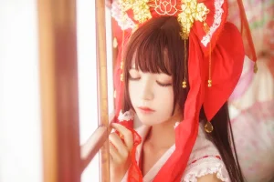 桜桃喵《灵梦 新年快乐》主题写真：45张全套美图