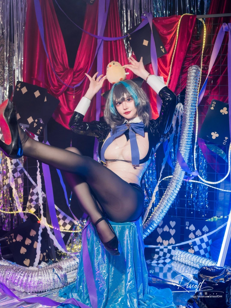 前羽《柴郡魔术师》主题写真：50张全套美图