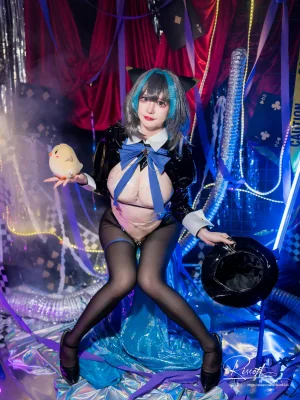 前羽《柴郡魔术师》主题写真：50张全套美图