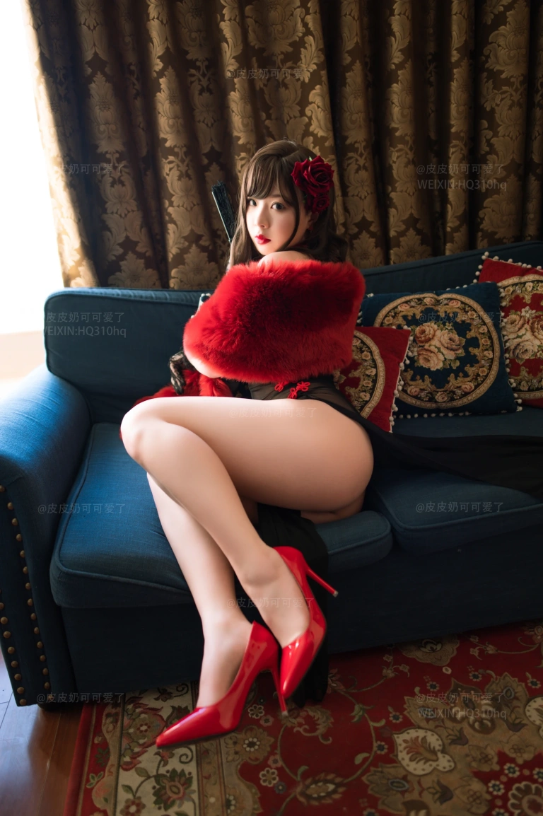 皮皮奶《玫瑰》主题写真：50张全套美图